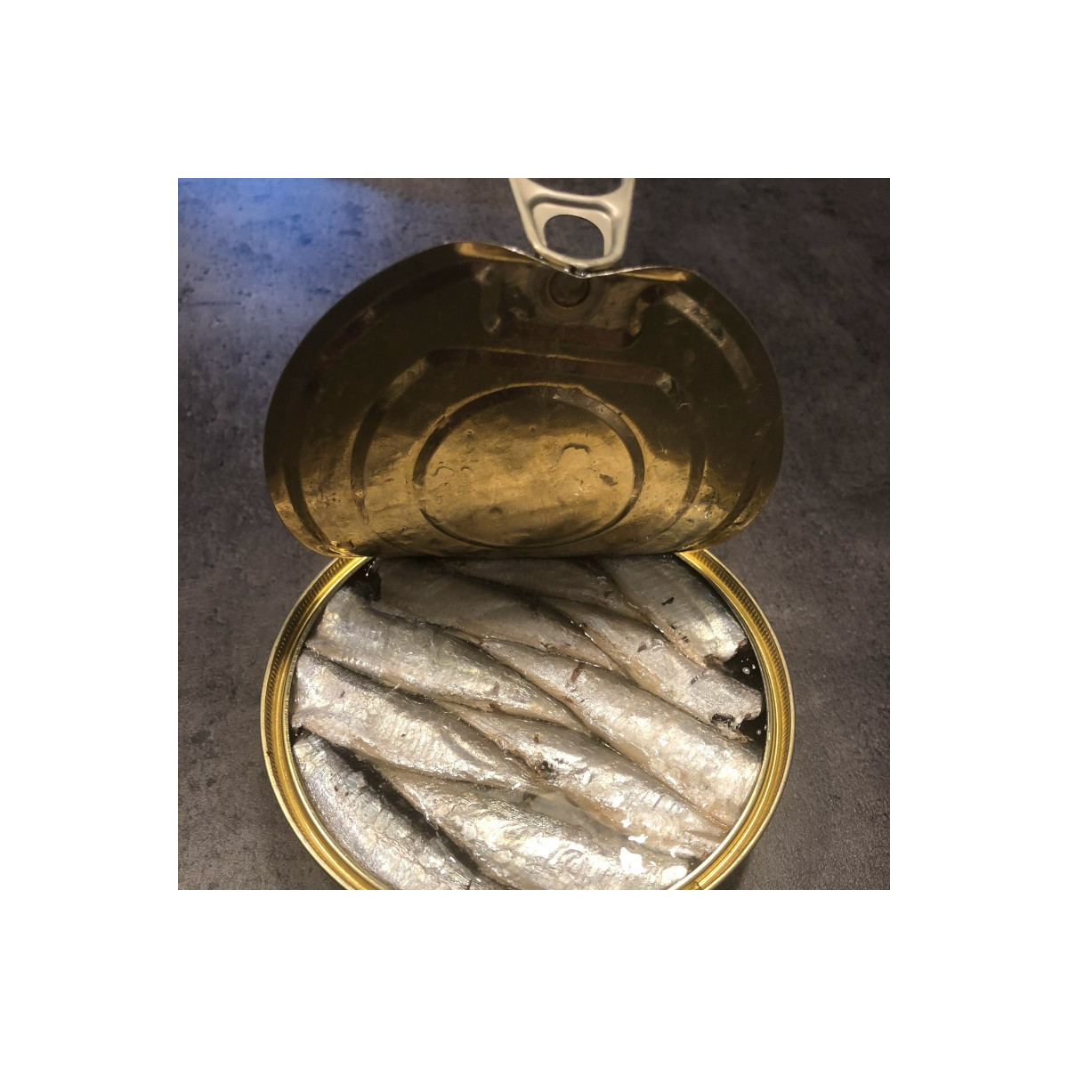 Livraison de sardines à l'huile d'olive La Brujula à Paris et  dans toute la France Métropolitaine.