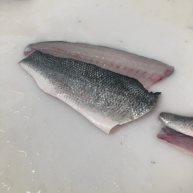 Filets de Bar élevage - 2 pièces soit 4 filets de 160/170gr