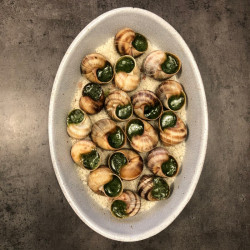 Livraison à domicile d'escargot de bourgogne à Paris et dans toute la France métropolitaine.